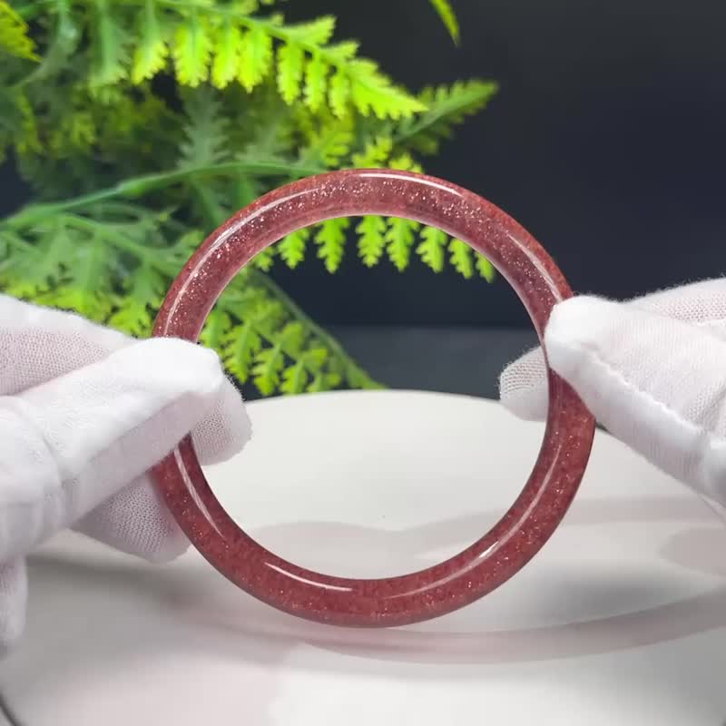 High-quality pigeon blood red strawberry crystal bracelet 58+MM Ice-clear and glittering round crystal bracelet vitality and vigor - สร้อยข้อมือ - คริสตัล สีแดง