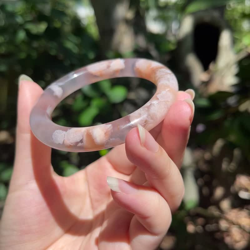 Pink and purple hibiscus-sakura agate. Purple gray ice. Pink and purple round bracelet. round bone bracelet - สร้อยข้อมือ - เครื่องประดับพลอย สีม่วง