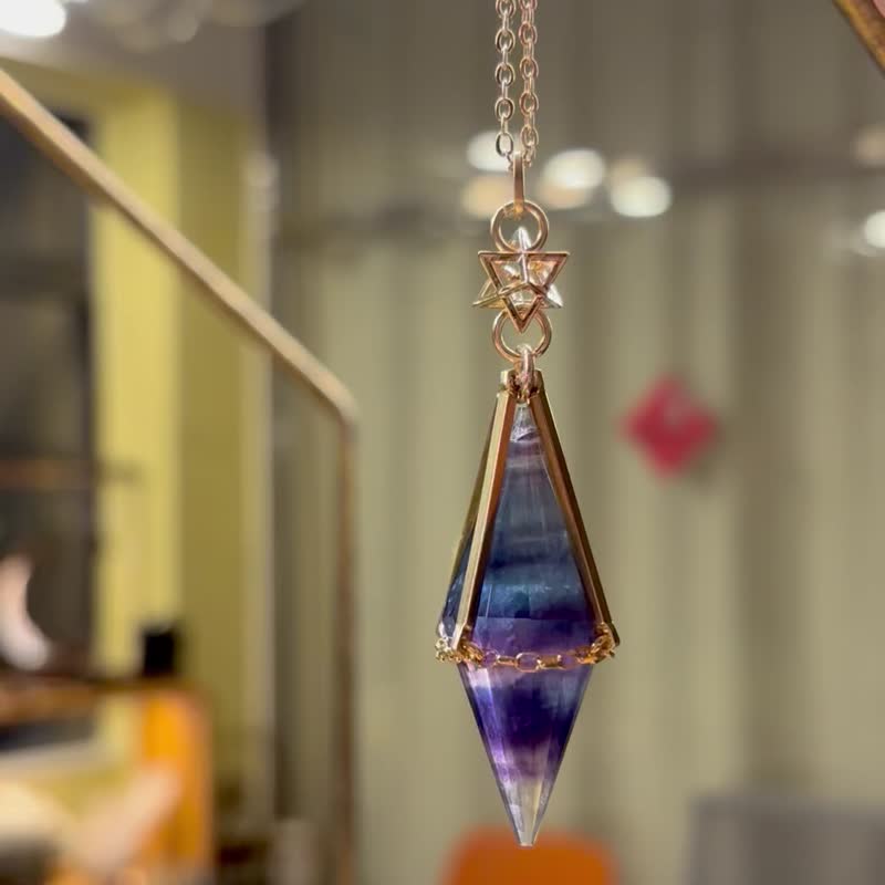 Sacred Bonding Fluorite Crystal Pendulum Brass Necklace Merkaba Handmade jewelry - สร้อยข้อมือ - ทองแดงทองเหลือง หลากหลายสี