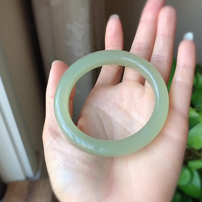 天然氷底晴水和田玉バングル 逸品青海産バングル 内径56mm 平安喜楽、心配事なく順風満帆 - ブレスレット - 翡翠 