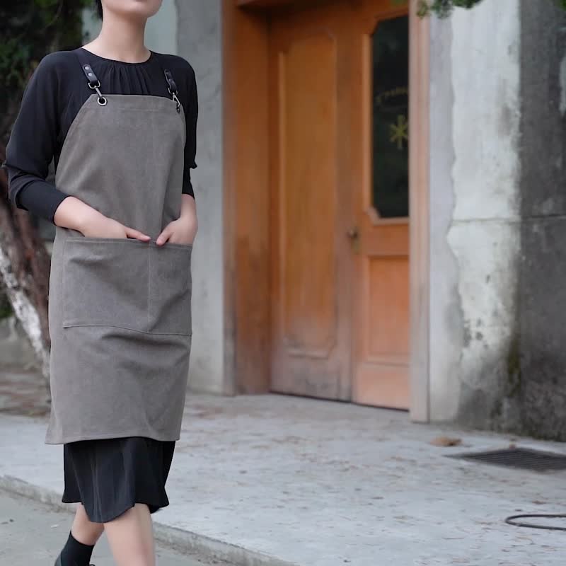 鹿造LUZAO 防水帆布圍裙 可拆卸肩帶 鐵灰色 職人工作服 - 圍裙 - 棉．麻 