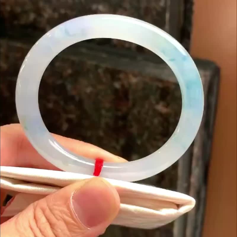 冰種翡翠天然翡翠玉鐲 A玉手鐲 玉鈪 • 冰種紫藍飄花翡翠貴妃鐲 - 手鍊/手環 - 玉石 藍色