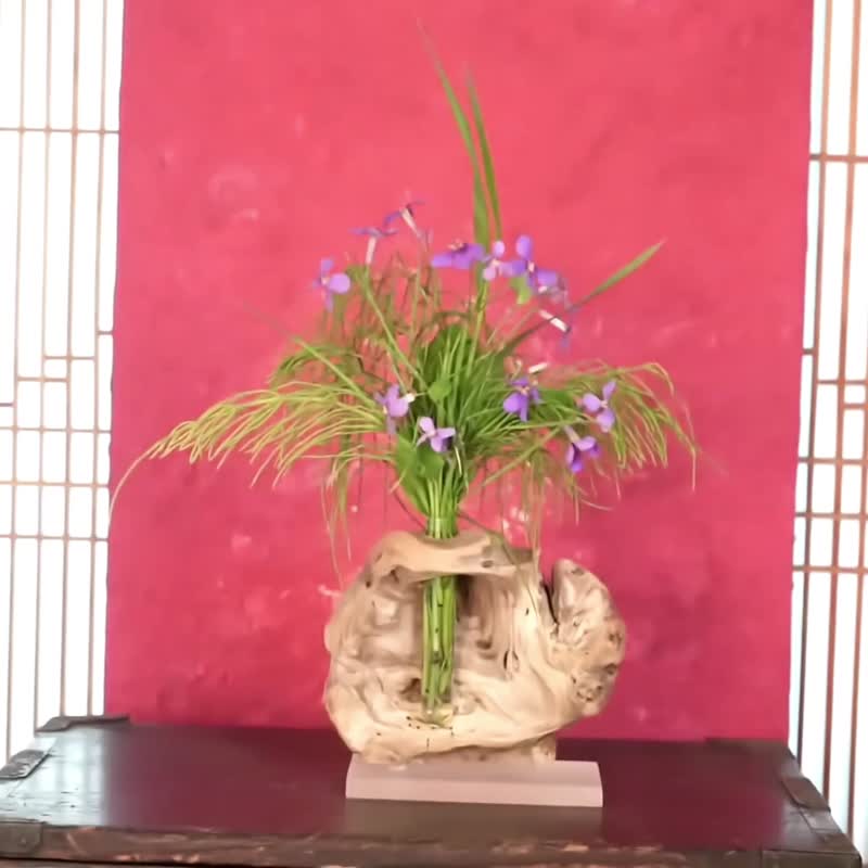 お気に入りの季節の花を飾って気持ちの良い空間を作ってみませんか　流木の花器、木の花瓶、花器、小さな花瓶、９４ - 花瓶/花器 - 木頭 咖啡色