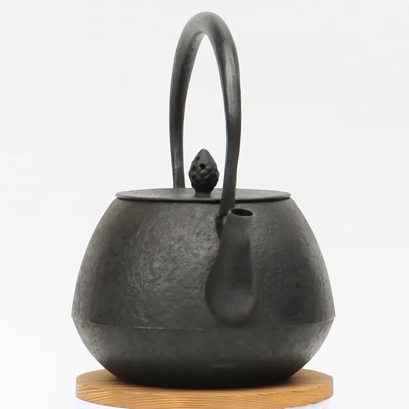 南部鉄器 鉄瓶 虎山作 松の実1.2L - ショップ 南部鉄器 鉄瓶の