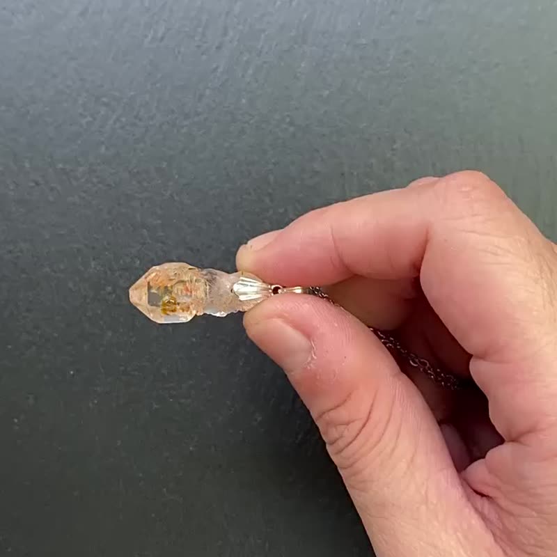 能量原石-天然冰透體油膽紅泥骸骨小權杖925純銀鈦鋼項鍊 - 項鍊 - 水晶 多色