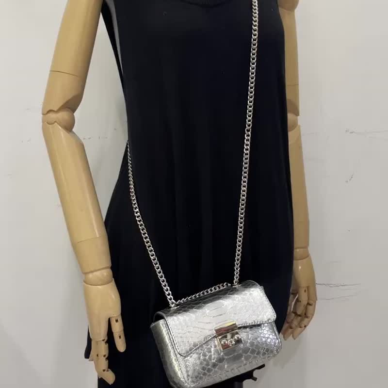 蟒蛇皮包 蛇皮包 蟒蛇皮手拿包 - 手拿包 - 真皮 銀色