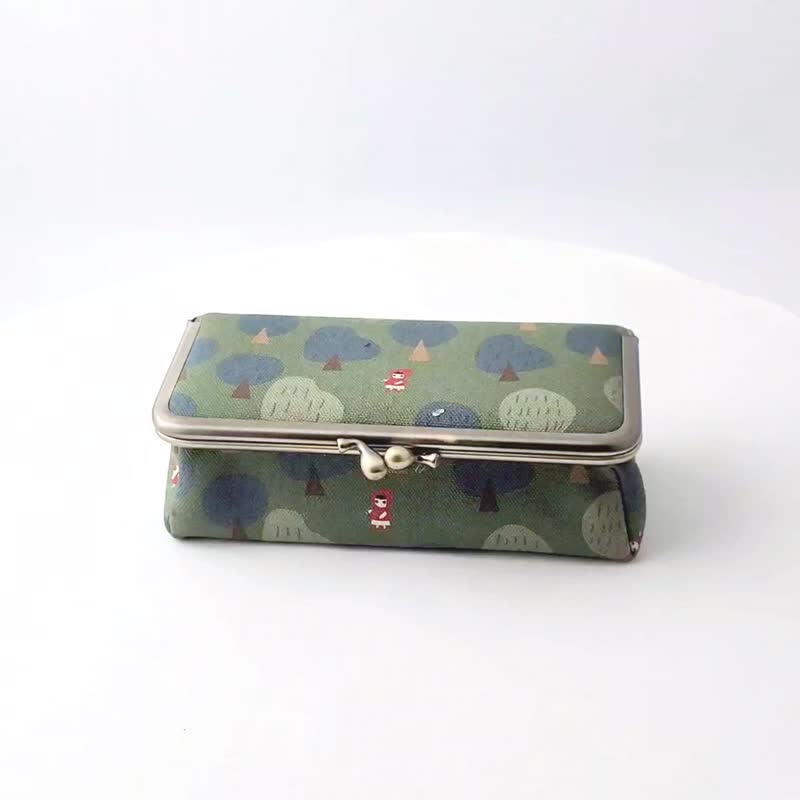 Mirror makeup box jewelry box kiss lock bag jewelry box water-repellent-grass green beautiful garden - กระเป๋าเครื่องสำอาง - วัสดุกันนำ้ สีเขียว