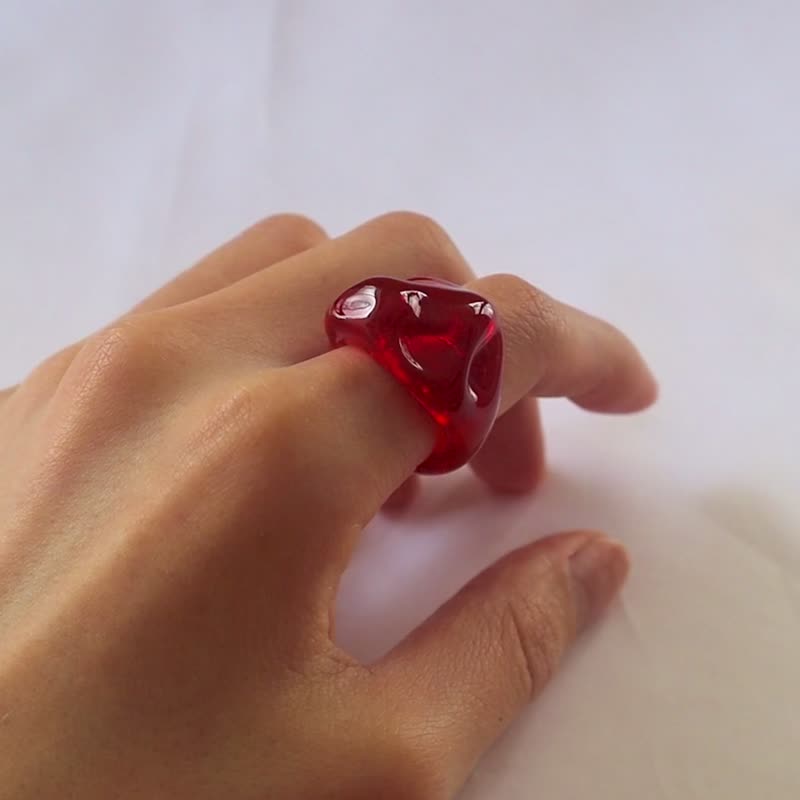 Pigeonblood Glass Ring Clear Glass Ring - แหวนทั่วไป - แก้ว สีแดง