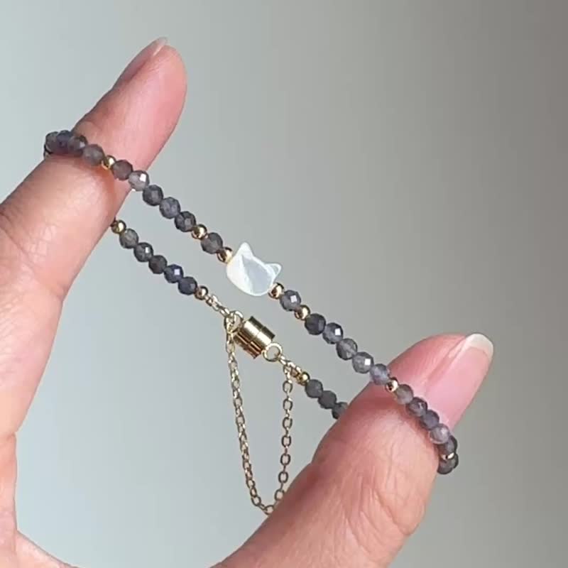 貝殼小貓咪水晶手鍊 | 堇青石 可愛磁石扣設計 | 療癒系貓咪飾品 - 手鍊/手環 - 水晶 藍色