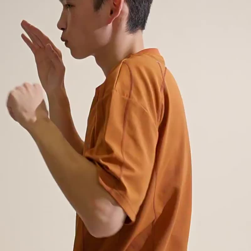 中性風格 結構車線設計 索羅娜材質涼感防曬短袖Tee 情侶裝T恤 - 男 T 恤 - 其他人造纖維 多色