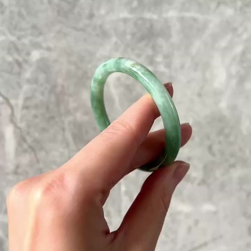 天然翡翠 緬甸 A玉 玉鐲 • 甜綠扭紋糖翡翠圓鐲 - 手鍊/手環 - 石頭 綠色