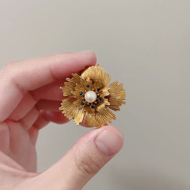 Krementz 14K包金 花朵珍珠胸針-海報款 - 胸針 - 貴金屬 金色