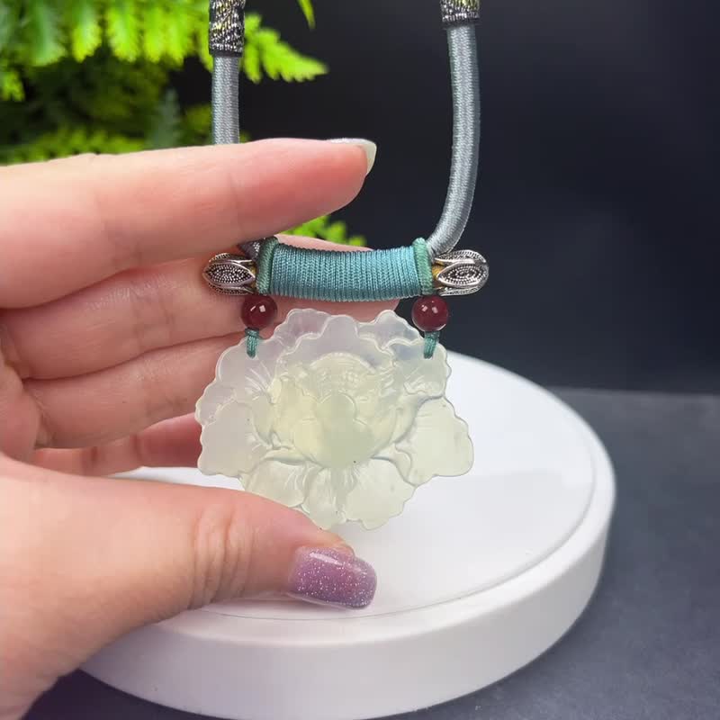 Xiuyan Jade Flower Blooming Wealth Pendant Icy Light Yellow Green Complete Passionate Luxury - สร้อยคอ - หยก 