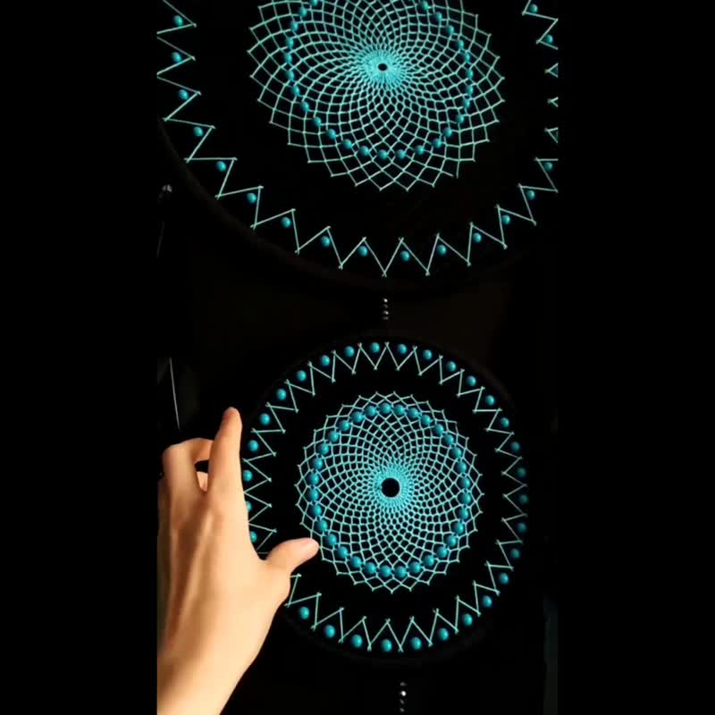 Handmade Black & Turquoise Dreamcatcher – Boho Wall Art in Two Sizes - 壁貼/牆壁裝飾 - 木頭 藍色