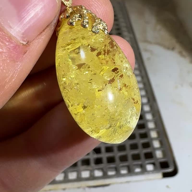 透明波羅的海琥珀吊墜 綻放璀璨光芒 手工製作天然石銀飾禮品 - 項鍊 - 半寶石 金色