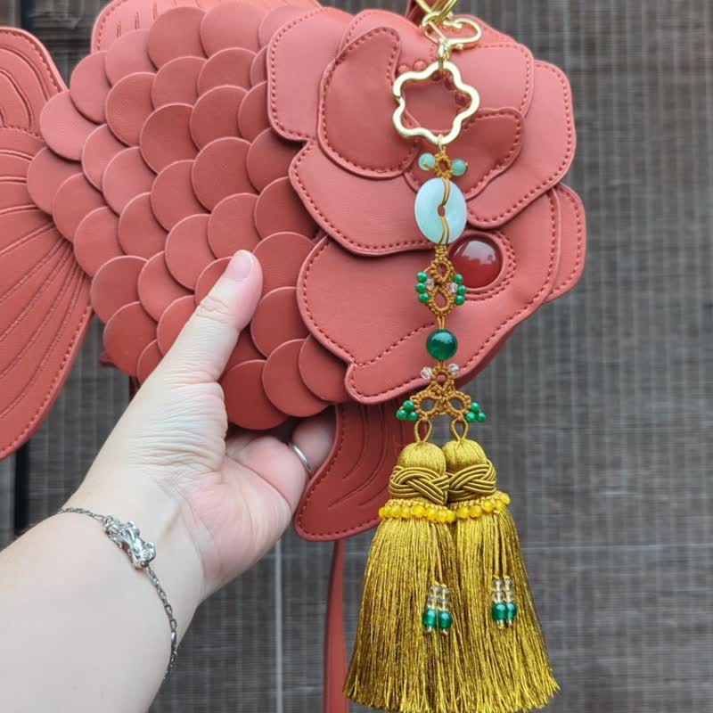 Zootee pig's trotter handmade bag pendant peace buckle Chinese knot tassel keychain green agate aventurine beads - ที่ห้อยกุญแจ - หยก สีส้ม