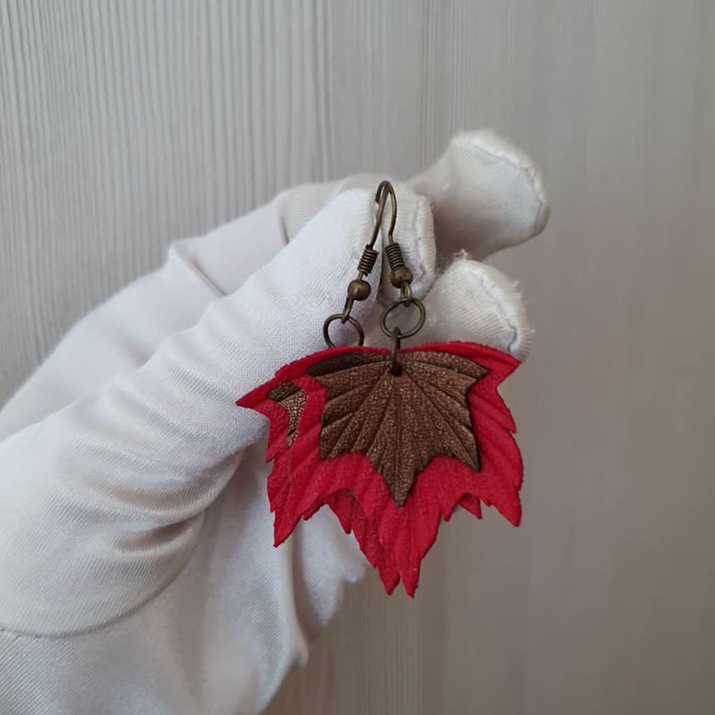 耳環 red-bronze leather earrings for her Leather women's jewelry - 耳環/耳夾/耳骨夾 - 真皮 紅色