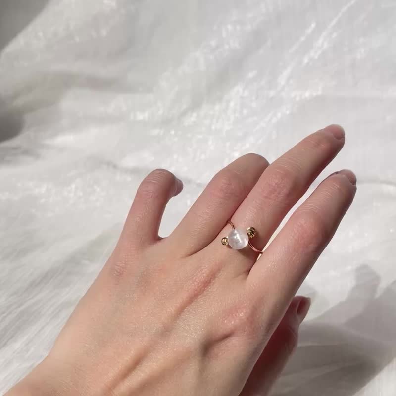 Selenite Ring_Adjustable Band_Minimalist_Metal Weaving Jewelry_Mineral Crystal_Gold Plated Copper - General Rings - Semi-Precious Stones White