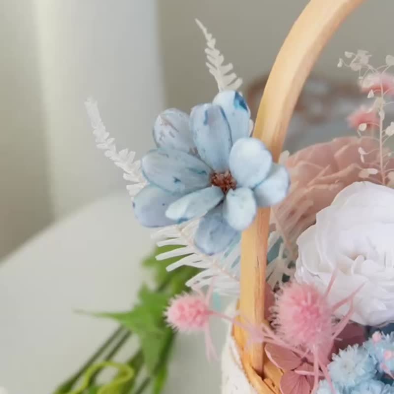 - Romantic love - Mini flower basket, everlasting flower basket, immortal flower basket, birthday gift picnic - ช่อดอกไม้แห้ง - พืช/ดอกไม้ 