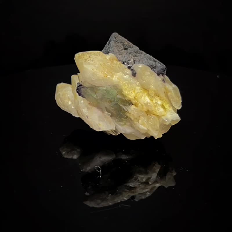 稀有特殊水晶八面體紫螢石綠螢石共生 礦物標本 55*41*38MM - 擺飾/家飾品 - 水晶 多色