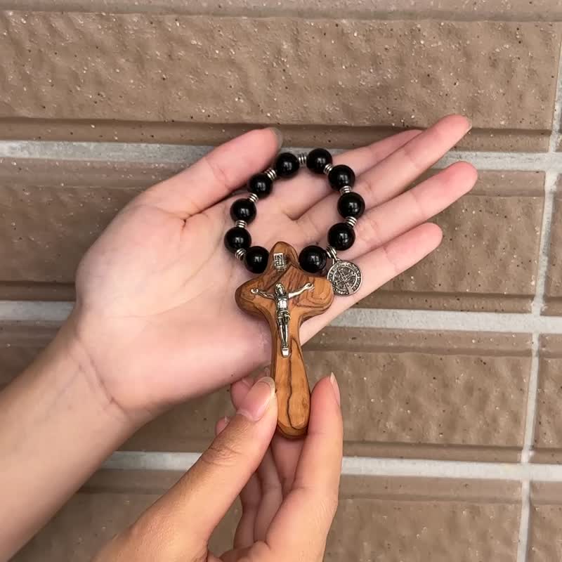 PocketRosary,CarDecoration,10mmBlackAgate,Import Olive Wood Crucifix,St.Benedict - พวงกุญแจ - วัสดุอื่นๆ หลากหลายสี