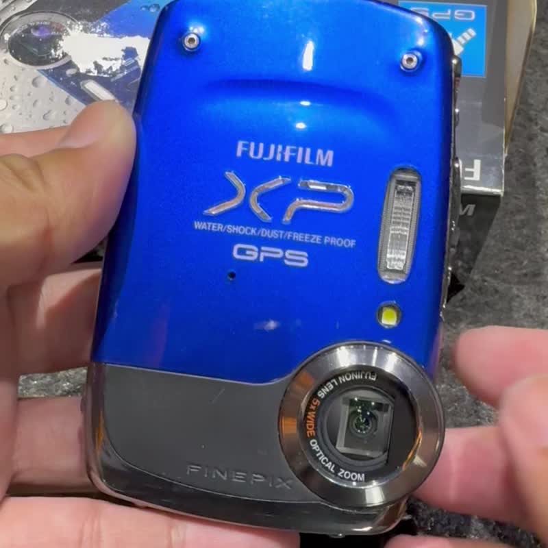 CCD 超薄 口袋相機 FujiFilm FinePix XP30 整體八成新 數位相機 - 菲林/即影即有相機 - 塑膠 藍色