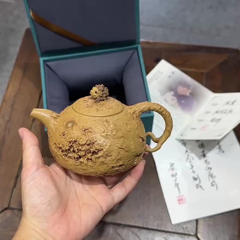隱龍供春 全手工大拍陶手陳真作品容量280cc老段壺身肌理斑駁 - 茶壺/茶杯/茶具 - 陶 