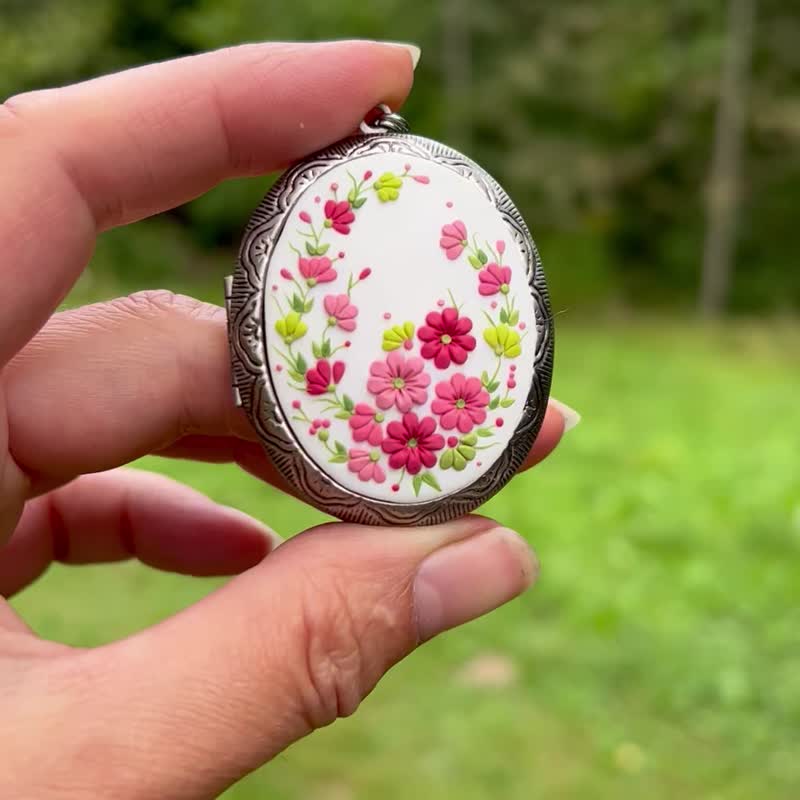Photo Locket Necklace Pendant Floral Pendant Boho Jewelry Blooming Necklace - 項鍊 - 黏土 白色