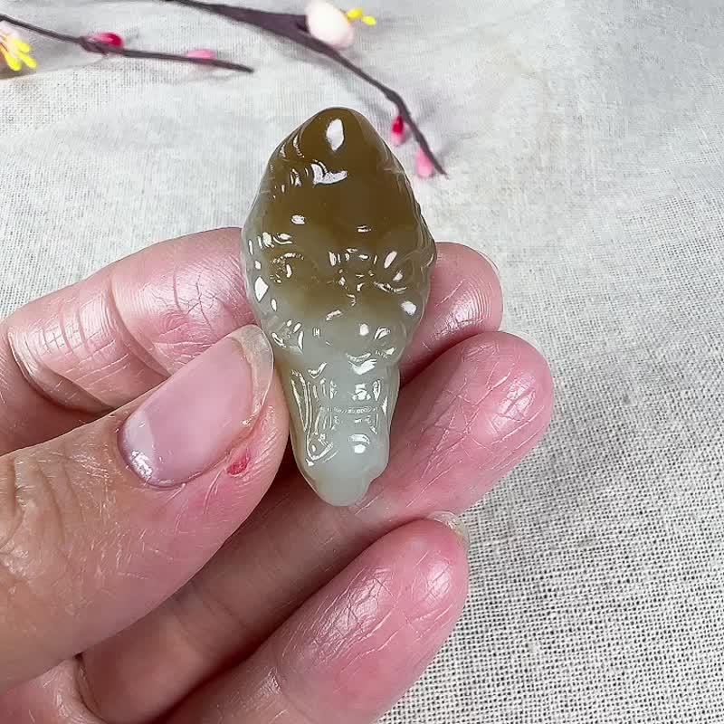 秒殺價 天然新疆和田玉龍行天下龍頭生肖龍吊墜 玉質細膩 - 吊飾/掛飾 - 玉石 