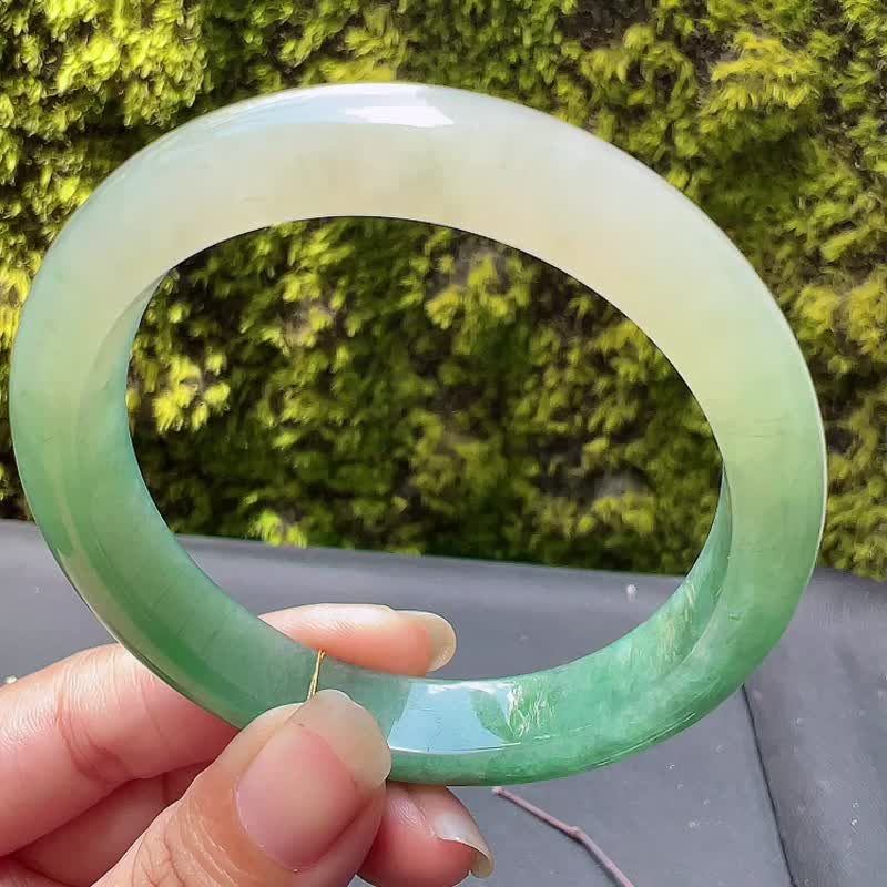 冰種翡翠天然翡翠玉鐲A玉手鐲 玉鈪 • 糯冰種半山水翡翠福鐲 - 手鍊/手環 - 玉石 綠色