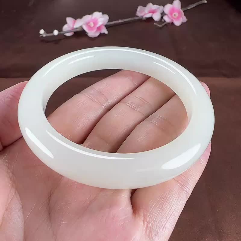 天然新疆和田玉羊脂玉手鐲  圈口59mm 玉質細膩溫潤 - 手鍊/手環 - 玉石 