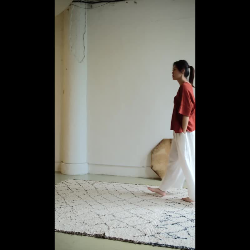 V領短版微皺上衣 / 慕斯布 深藍 - 女裝上衣 - 棉．麻 藍色