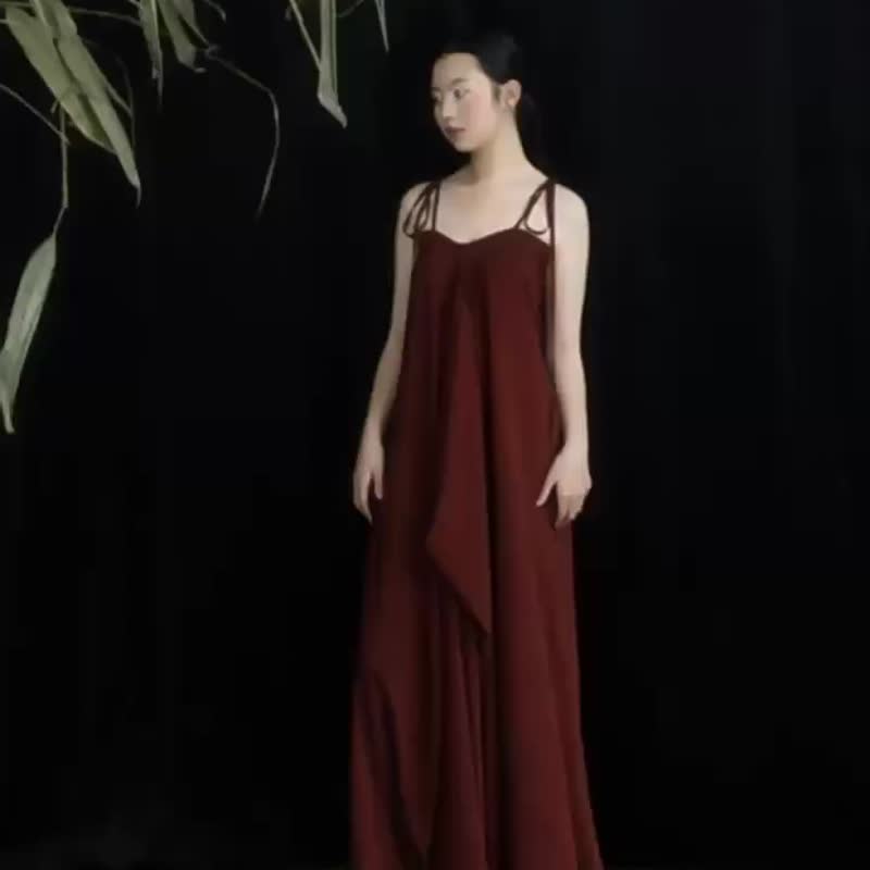 新中式壓褶吊帶連衣裙寬松顯瘦高級感綁帶裙子 - 洋裝/連身裙 - 其他材質 紅色