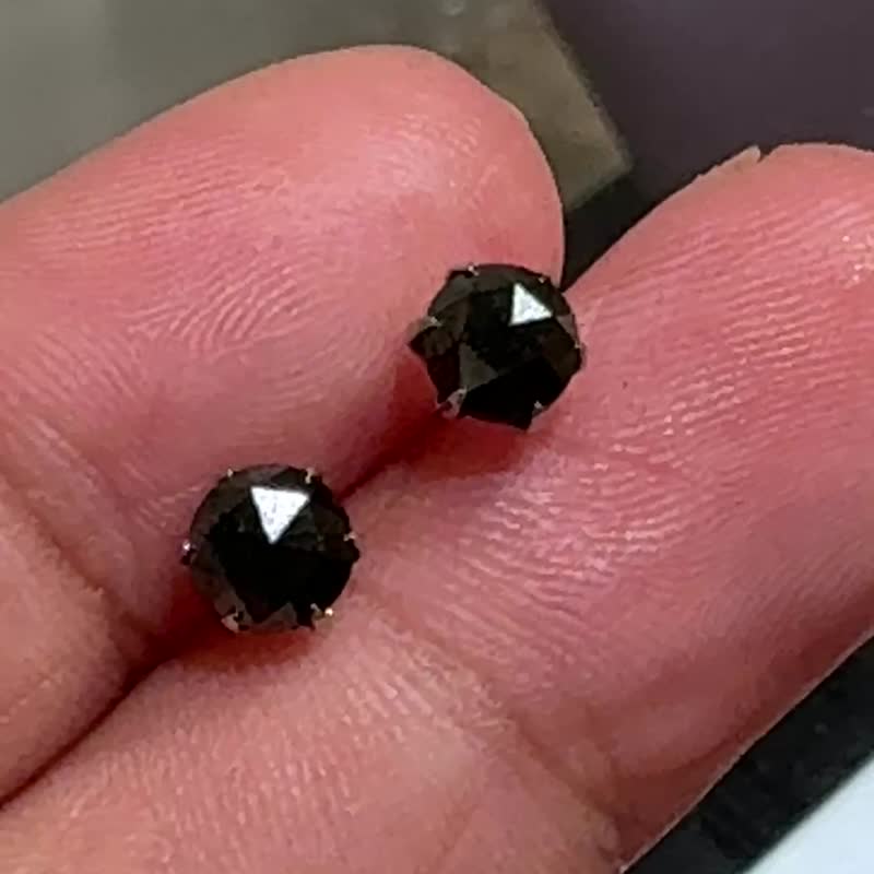 PT鉑金黑色天然鑽石耳釘 單顆50分 - 耳環/耳夾/耳骨夾 - 鑽石 黑色