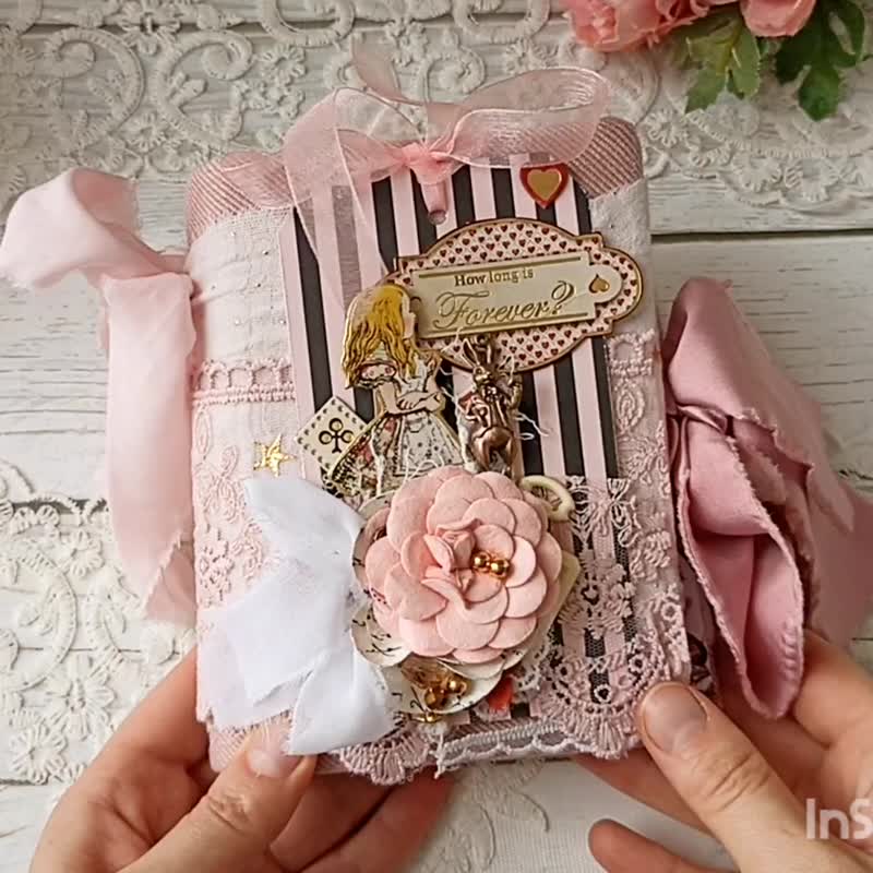 Chunky Alice in Wonderland notebook blank Cheshire cat junk journal handmade - 筆記本/手帳 - 紙 粉紅色