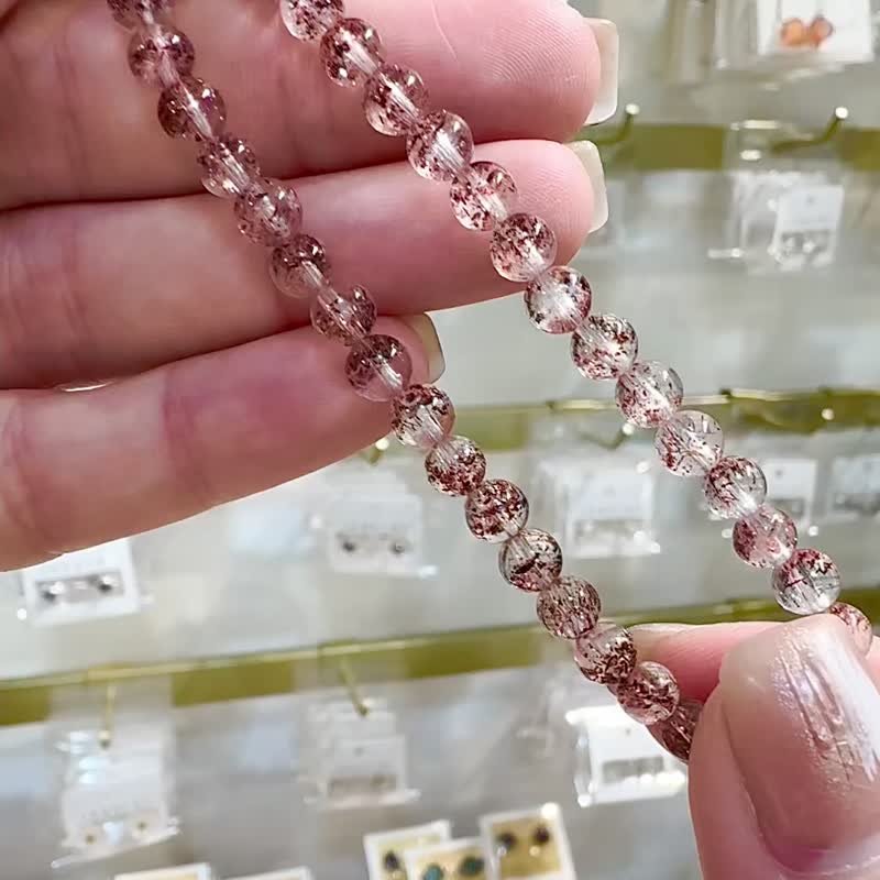 天然高透體彼岸花紅超七金草莓5mm6.85g水晶手鍊貴人運桃花 - 手鍊/手環 - 水晶 紅色