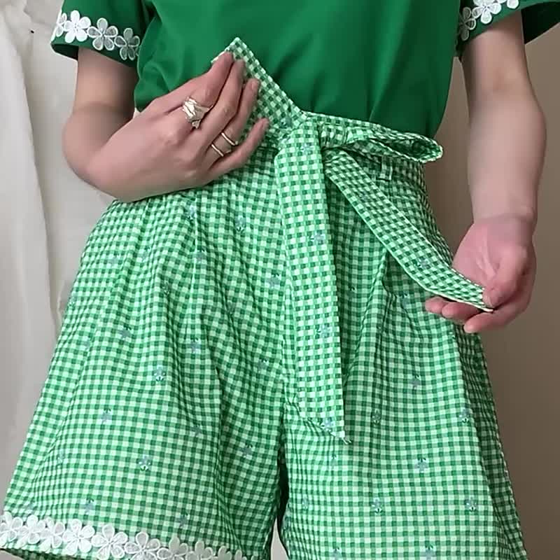 Green Check Cotton Lining A-Line High Waist Stretch Casual Shorts Elastic Bow Belt - กางเกงขาสั้น - ผ้าฝ้าย/ผ้าลินิน สีเขียว