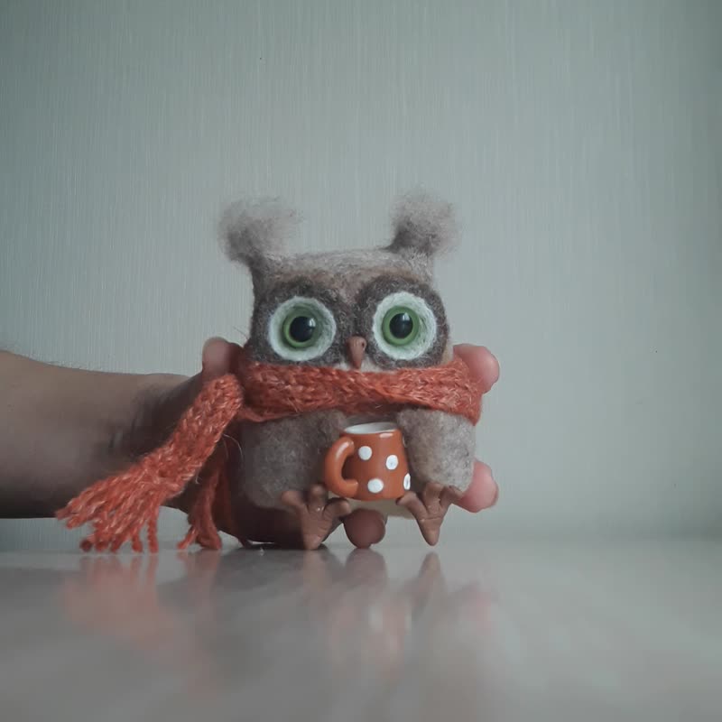 Wool felt brown Owl*Handmade Birthday Gift*Bird lover gift*Housewarming gift - ตุ๊กตา - ขนแกะ สีนำ้ตาล