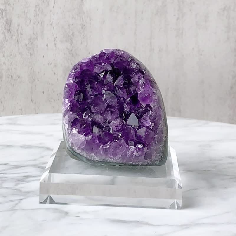 紫晶鎮 // 開運招財 智慧創意 鎮宅化煞 紫水晶 // 贈底座 - 擺飾/家飾品 - 水晶 紫色
