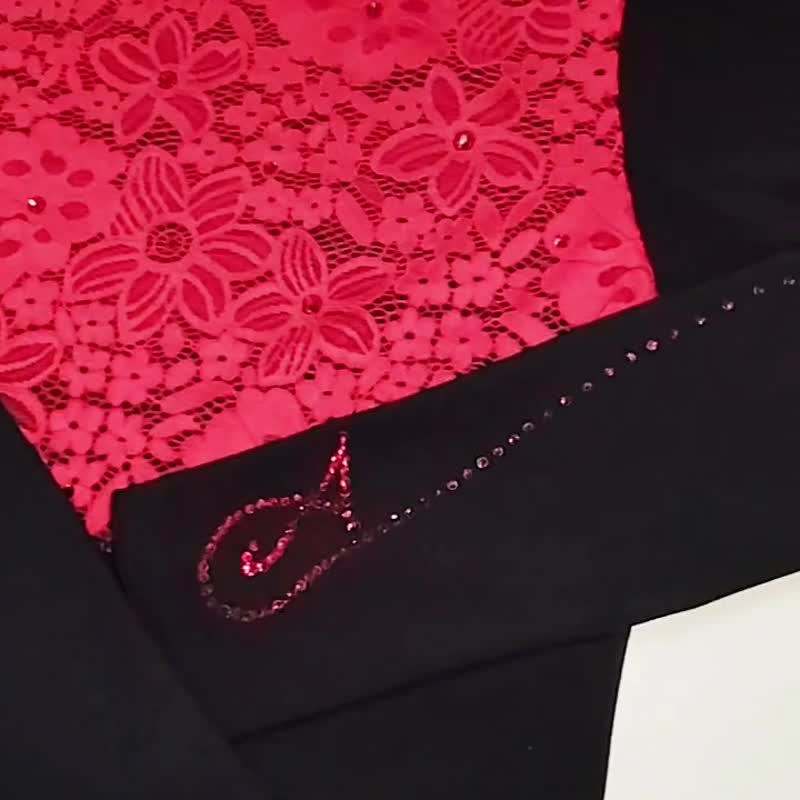 客製花樣滑冰短款上衣 蕾絲鏤空長袖設計 璀璨水鑽與專屬字母裝 - 女上衣/長袖上衣 - 聚酯纖維 黑色