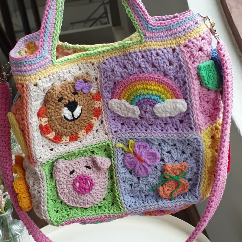 Crochet bag, handmade work, shoulder bag, tote bag, cartoon pattern The bag has a lining. - Handbags & Totes - Cotton & Hemp Multicolor