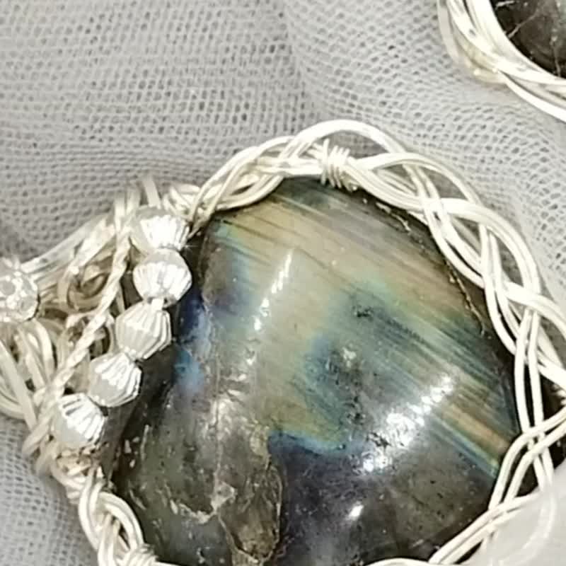 Crowning Love|Protective Barrier|Healing Interpersonal Sleep Aids|Confidence, Charm, Gathering Money and Stabilizing Emotions - Necklaces - Crystal 