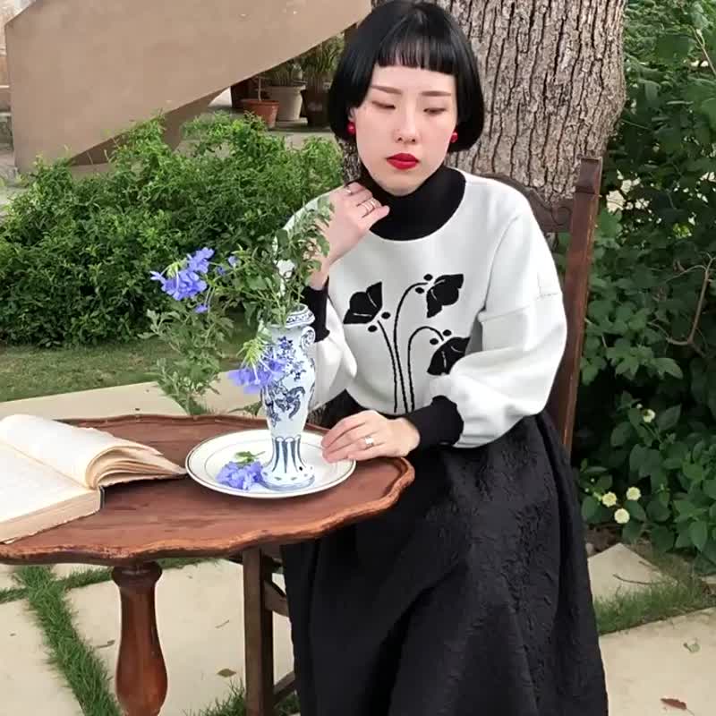 石灰白色 秋冬提花高領毛衣 領口袖口撞色落肩燈籠袖寬鬆針織衫 - 女毛衣/針織衫 - 棉．麻 白色