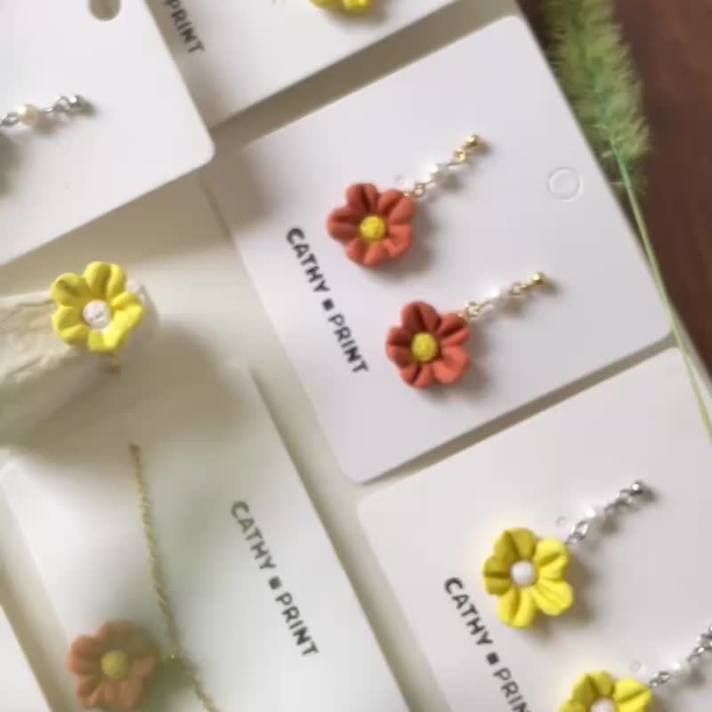 Three-dimensional flower series - Earrings & Clip-ons - Other Materials Multicolor