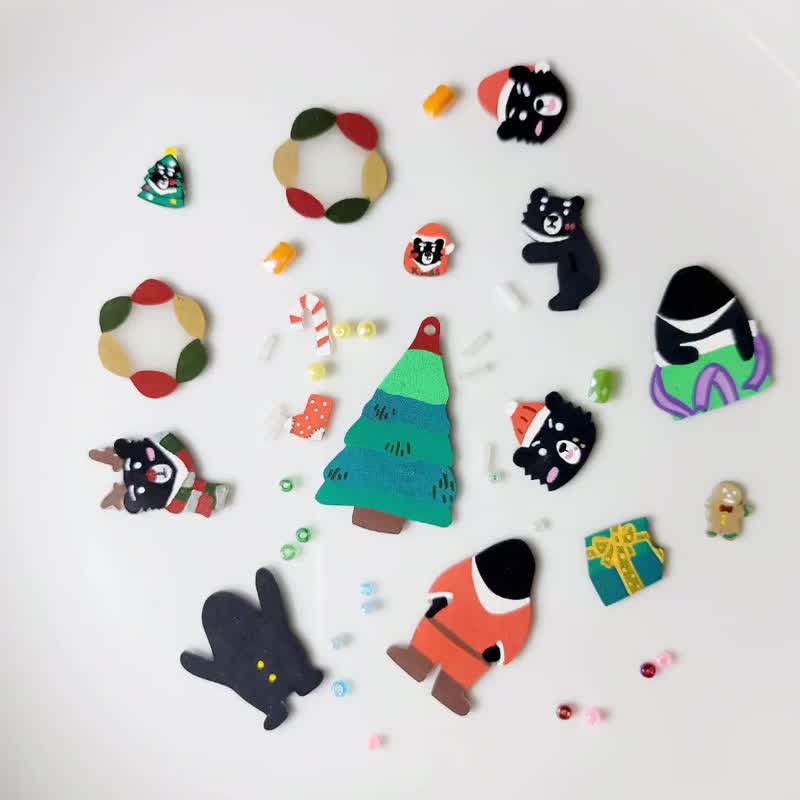 Merry Christmas Handmade Hand Painted Hair pin badge - เครื่องประดับผม - สแตนเลส หลากหลายสี