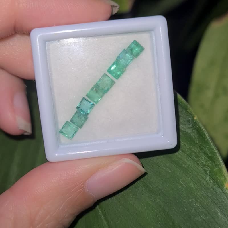 Natural Princess Cut Emerald size 3 mm. For DIY jewelry making - Metalsmithing/Accessories - Gemstone Green