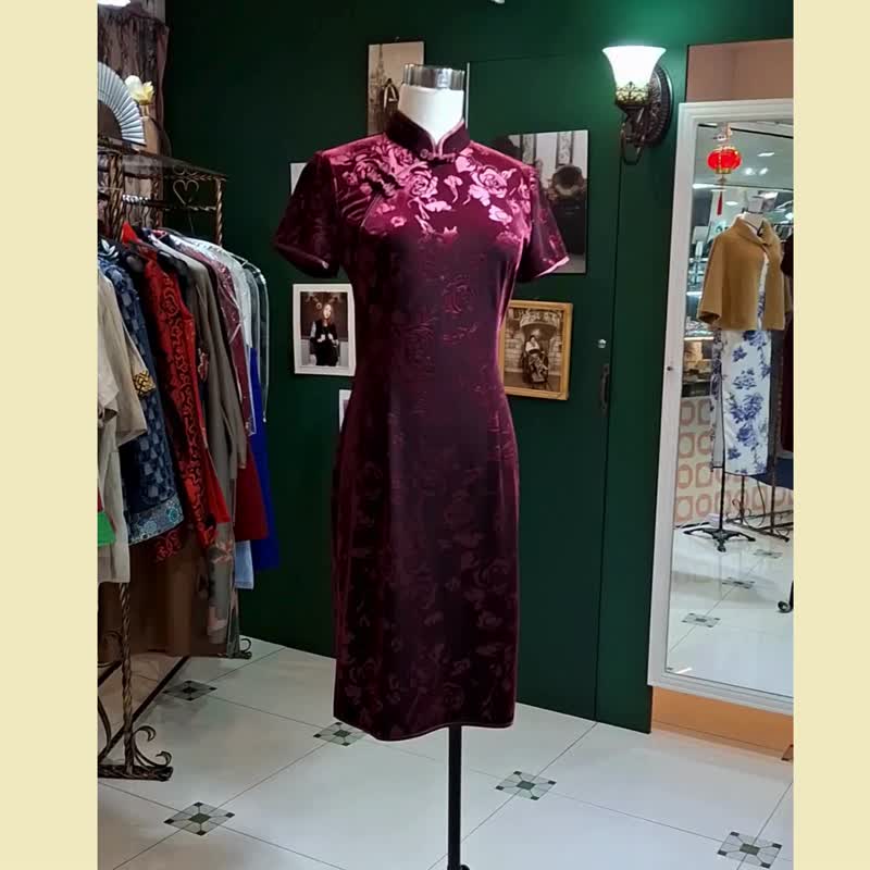 Vintage Qipao Cheongsam Retail Dress Red Embossed Faux Velvet cheongsam Qipao - Qipao - Cotton & Hemp Red