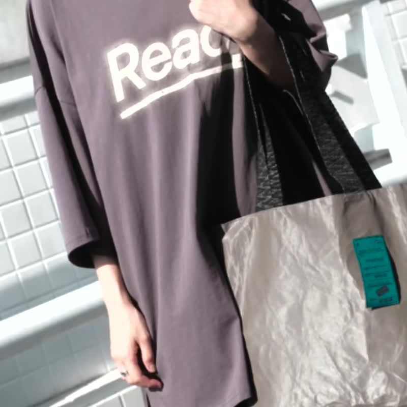 [In stock] Korean wrinkled tote bag- Cement cake environmentally friendly DuPont paper material portable shoulder bag - Messenger Bags & Sling Bags - Paper Gray