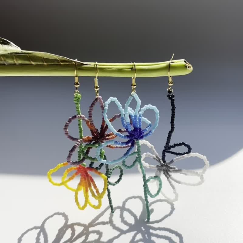 zi2.rennt Beads|Bom Bloom|Spring Flower Beaded Earrings - ต่างหู - แก้ว หลากหลายสี