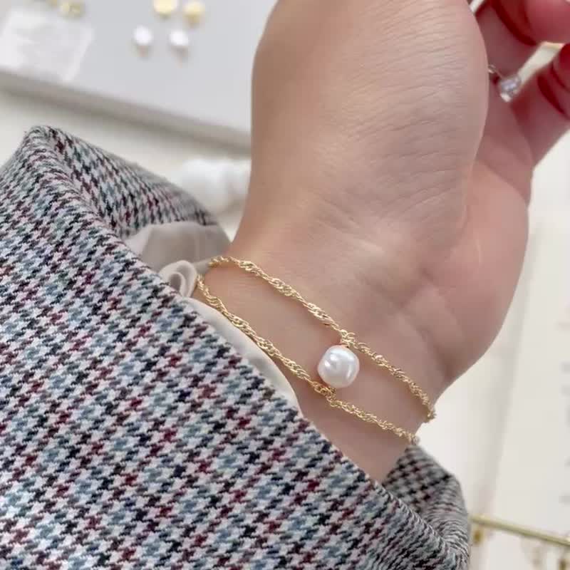 Baroque Freshwater Pearls Double layered Bracelet - สร้อยข้อมือ - ไข่มุก สีทอง